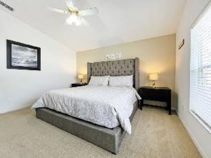 Bloomingdale Villa - image 19