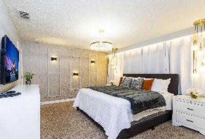 Marvelous Family Home near Disney private pool Storey Lake Resort. - image 10