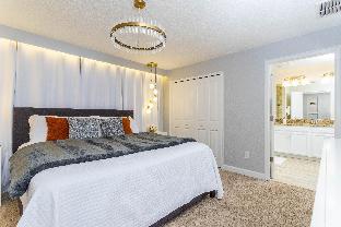 Marvelous Family Home near Disney private pool Storey Lake Resort. - image 2