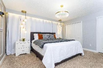 Marvelous Family Home near Disney private pool Storey Lake Resort. - image 5