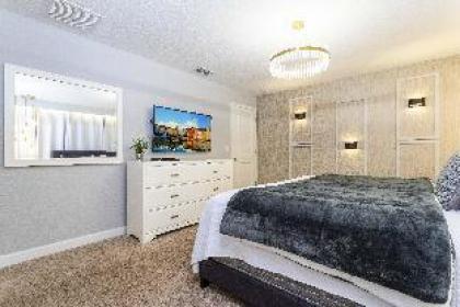 Marvelous Family Home near Disney private pool Storey Lake Resort. - image 8