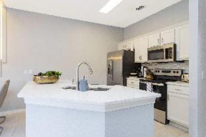 Great Family Home near Disney private pool - image 19