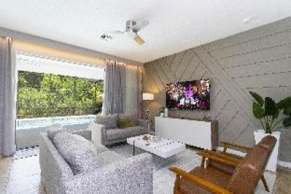 Nice Family Pool Home near Disney Game Room Bellavida Resort. - image 3