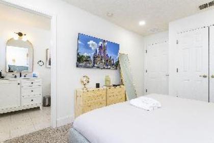 Amazing Family Home near Disney private pool Encantada Resort. - image 10