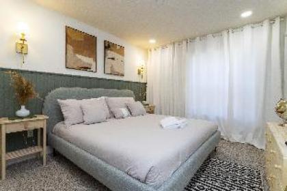 Amazing Family Home near Disney private pool Encantada Resort. - image 11