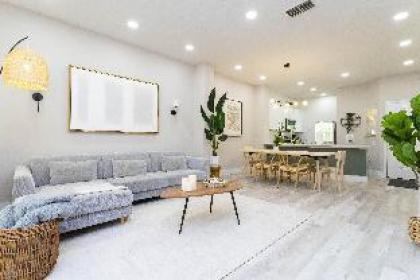 Amazing Family Home near Disney private pool Encantada Resort. - image 16