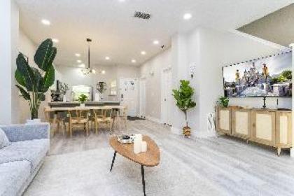Amazing Family Home near Disney private pool Encantada Resort. - image 17