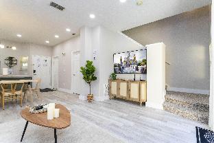 Amazing Family Home near Disney private pool Encantada Resort. - image 7