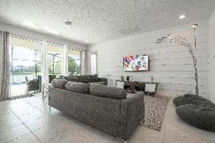 Great Family Home near Disney private pool Bellavida Resort. - image 19