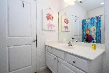 Great Family Home near Disney private pool Bellavida Resort. - image 6