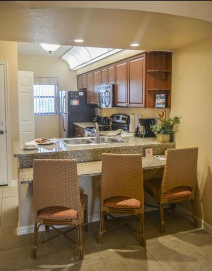 3 Bedroom Condo w/Master Bathroom - image 7