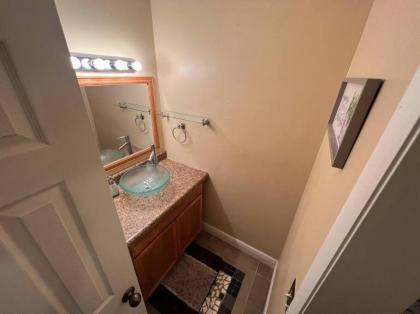 Condo near Orlando Airport - image 12