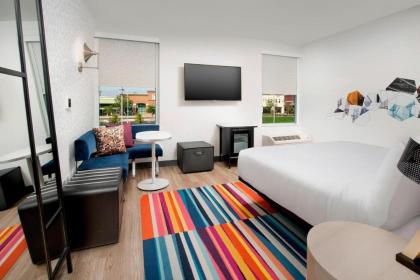 Aloft Orlando Lake Nona - image 9