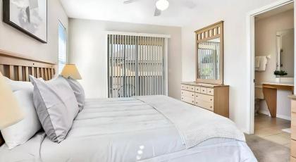 Retreat Lovely 4BR  Sleeps 8  Minutes to Disney - image 11