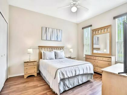 Retreat Lovely 4BR  Sleeps 8  Minutes to Disney - image 14