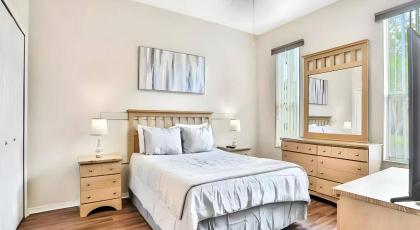 Retreat Lovely 4BR  Sleeps 8  Minutes to Disney - image 17