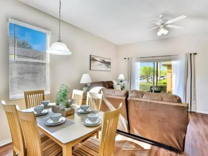 Retreat Lovely 4BR  Sleeps 8  Minutes to Disney - image 18
