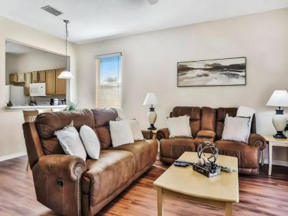 Retreat Lovely 4BR  Sleeps 8  Minutes to Disney - image 23