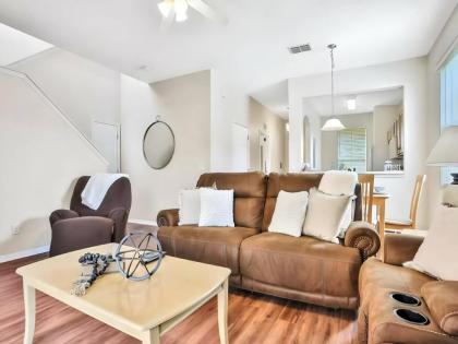 Retreat Lovely 4BR  Sleeps 8  Minutes to Disney - image 26