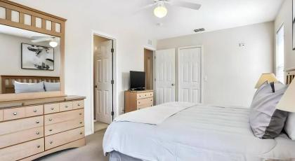 Retreat Lovely 4BR  Sleeps 8  Minutes to Disney - image 29