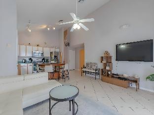 Reserve Relaxing 5 BR Pool Home Gated Lake View - image 5