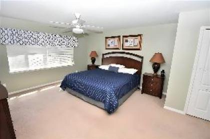 Royale Lovely 5BR Private Pool Home Sleeps 10 - image 14