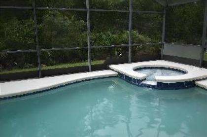 Royale Lovely 5BR Private Pool Home Sleeps 10 - image 15
