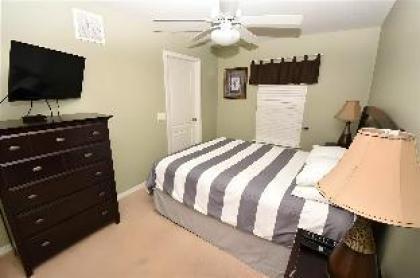 Royale Lovely 5BR Private Pool Home Sleeps 10 - image 16
