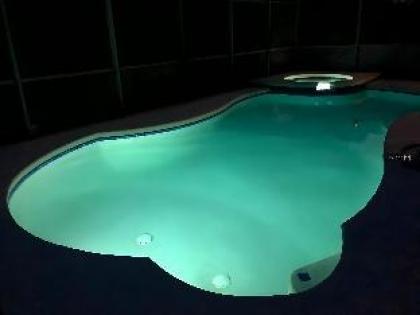 Royale Lovely 5BR Private Pool Home Sleeps 10 - image 2