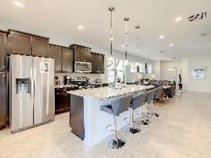 Relax and Unwind at Windsor at Westside - image 11