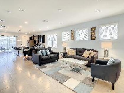 Relax and Unwind at Windsor at Westside - image 12