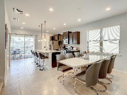 Relax and Unwind at Windsor at Westside - image 8