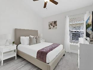 Baha Modern 4BD Pool Home Near Disney  World - main image
