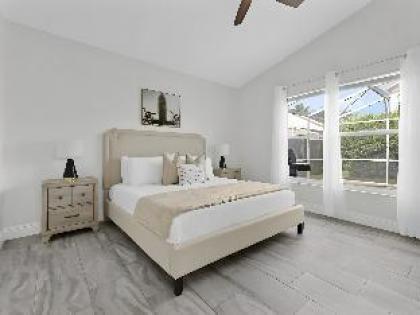 Baha Modern 4BD Pool Home Near Disney  World - image 2