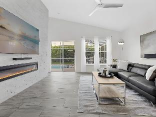 Baha Modern 4BD Pool Home Near Disney  World - image 5