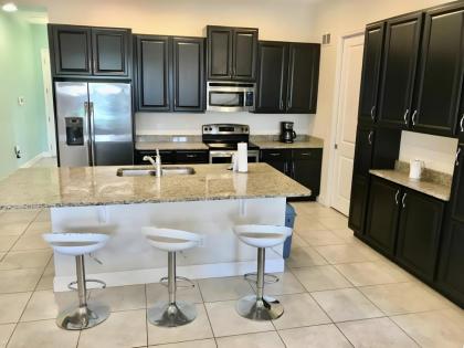 Captiva Family Resort Nice 5 Br Sleep 10  Pool - image 8