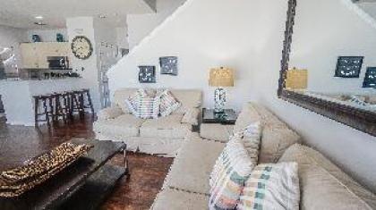Star 3 Br Sleeps 6 Community Pool Close To Disney - image 16