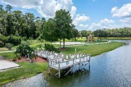 Park Cute 3BR TH in Gated Resort Community - image 12