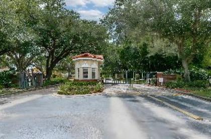 Park Cute 3BR TH in Gated Resort Community - image 13