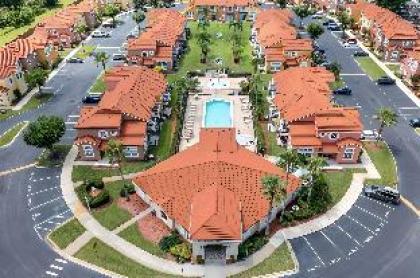 Park Cute 3BR TH in Gated Resort Community - image 15