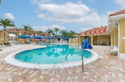 Park Cute 3BR TH in Gated Resort Community - image 16