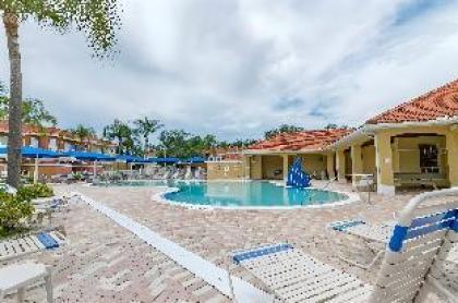 Park Cute 3BR TH in Gated Resort Community - image 5