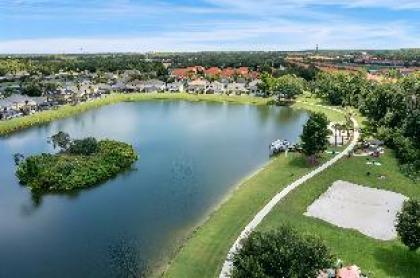 Park Cute 3BR TH in Gated Resort Community - image 6