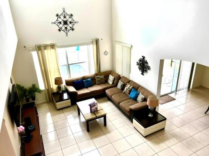Tourmaline Lovely 5 BR  Sleeps 10  Pool Lake View - image 14