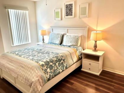 Tourmaline Lovely 5 BR  Sleeps 10  Pool Lake View - image 2