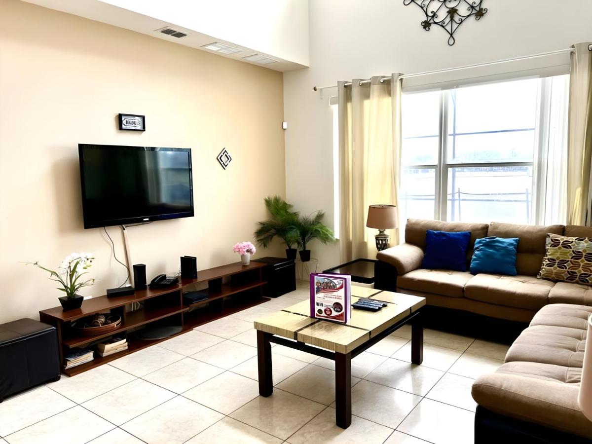 Tourmaline Lovely 5 BR  Sleeps 10  Pool Lake View - image 4