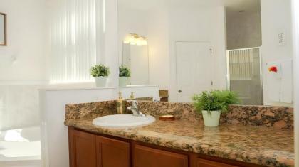 Tourmaline Lovely 5 BR  Sleeps 10  Pool Lake View - image 8