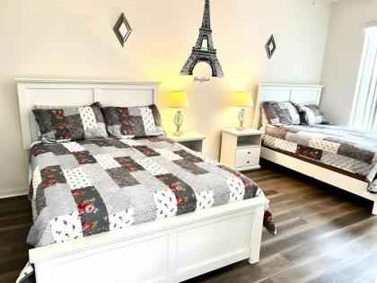 Tourmaline Lovely 5 BR  Sleeps 10  Pool Lake View - image 9