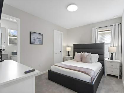Opulence Modern 6BR Villa Near Disney Pool Gated - image 13