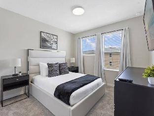 Opulence Modern 6BR Villa Near Disney Pool Gated - image 4